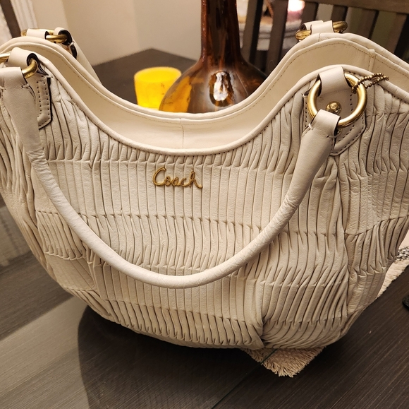 NWOT- COACH Ashley Gathered White Leather Shoulder Tote Y2K (F-23928) - Picture 1 of 9